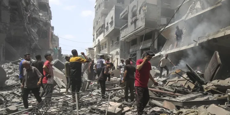 Israel bombards Gaza City