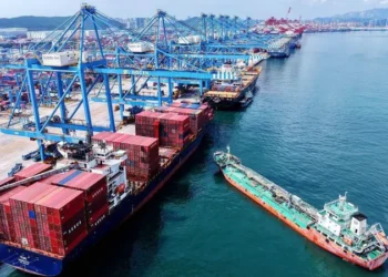 US extends trade truce with China to avoid hike in tariffs