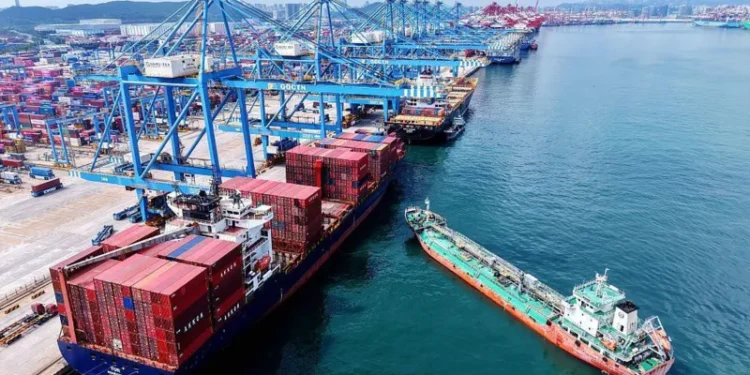 US extends trade truce with China to avoid hike in tariffs