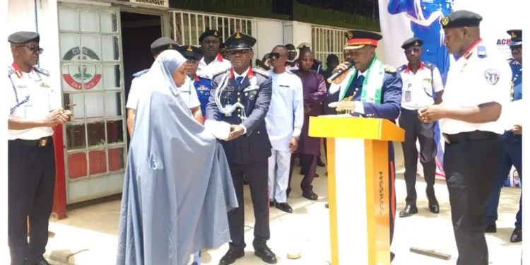 Family of slain officer in Jigawa gets N900,000 donation from NSCDC