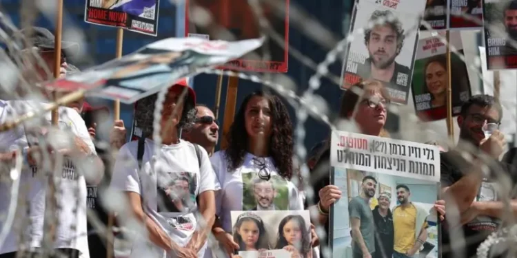 Israeli ex-officials beg Trump to help end Gaza war