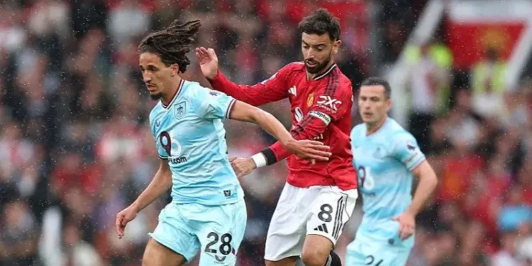 Fernandes injury-time penalty gives Man Utd victory over Burnley