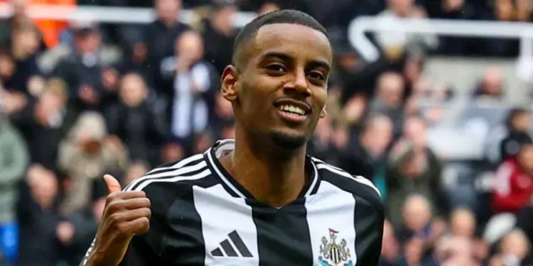 Liverpool strike British record £125m fee for Isak