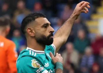 Salah scores injury time penalty as Liverpool beat Burnley