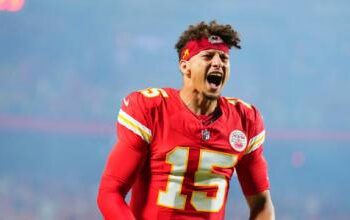 Mahomes breaks NFL record, overtakes Marino