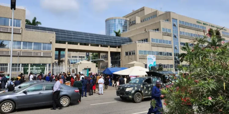 Army orders protesting retired soldiers to leave Finance Ministry