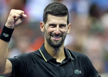 Djokovic storms into US Open quarter-finals