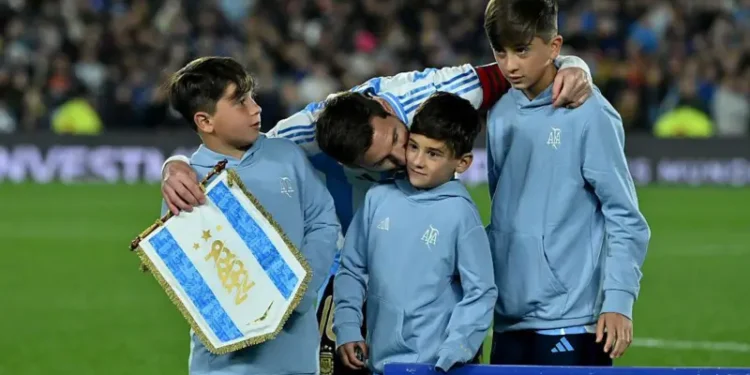 Messi scores brace in final match in Argentina