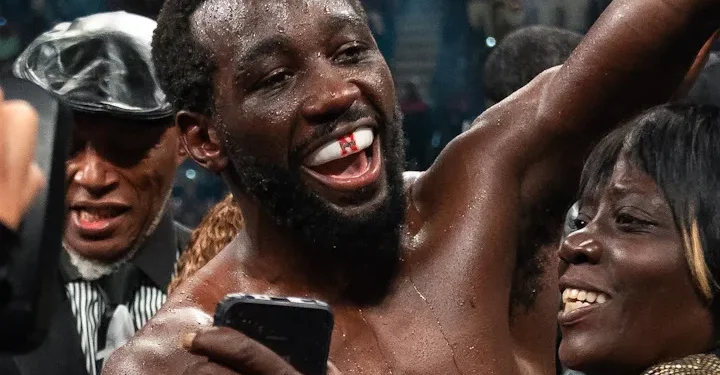Crawford upsets Alvarez in historic boxing victory