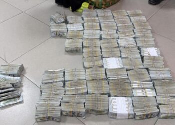 Travelling security operatives arrested with undisclosed £53,415, $6,180,000 at Lagos airport
