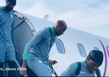 Super Eagles finally arrive Uyo after emergency landing in Angola