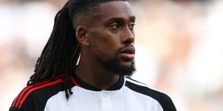 Iwobi pays tributes to Okocha, Ameobi after making 300th EPL appearance
