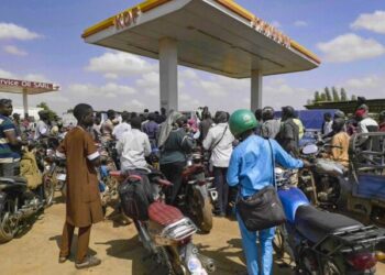 Fuel scarcity deepens in Mali as al-Qaida-linked blockade chokes