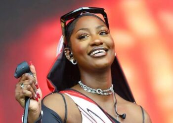 Tems emerges first Nigerian female artist to sell over 10m units in US