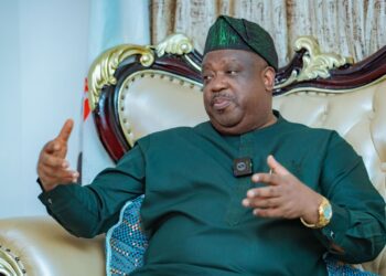 Plateau governor finalising move from PDP to APC