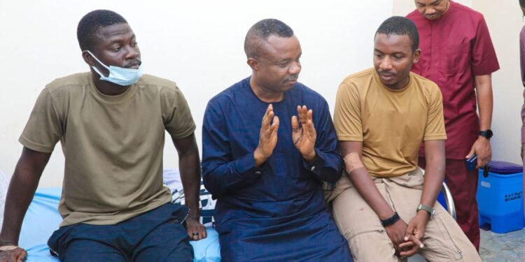 PICTURES: NAF chief visits, hails pilots who ejected from crashed jet