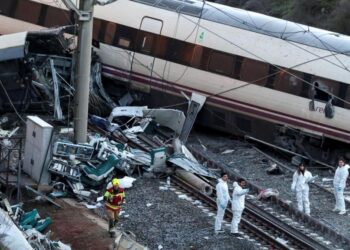 At least 39 killed in high-speed train crash in Spain