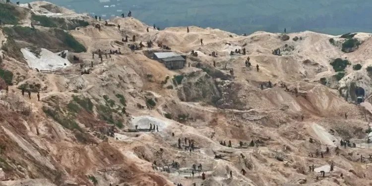 More than 200 killed in DR Congo mine collapse