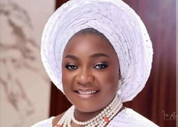 Nigerian gospel artiste, Bunmi Akinnaanu, dies in battle with swollen leg