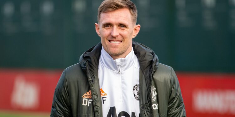 Fletcher takes charge at Man United but club plans to appoint caretaker coach