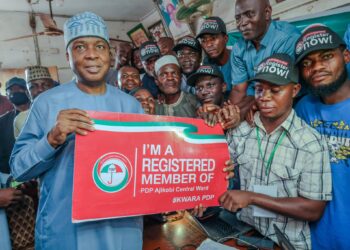‘You support Tinubu for personal gains but plays opposition at home’, Kwara APC strips Saraki ‘naked’
