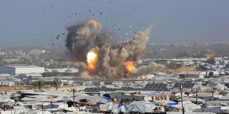 Israeli air strikes kill at least 27 Palestinians in Gaza