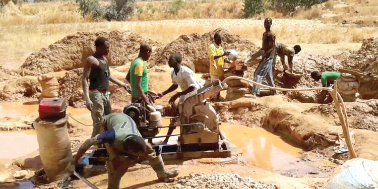 Suspected carbon-monoxide leak kills 33 miners in Plateau