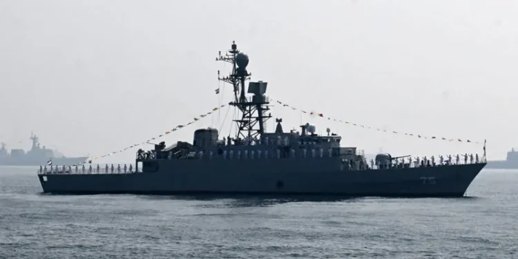 US submarine shows might by sinking Iranian warship in Indian Ocean