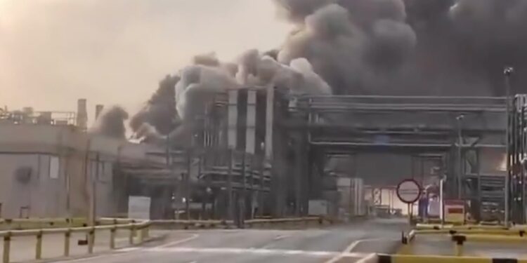 Iran continues to hit Gulf nations despite Pezeshkian’s apology