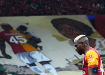 Osimhen gets emotional,, vows to keep battling for Galatasaray badge