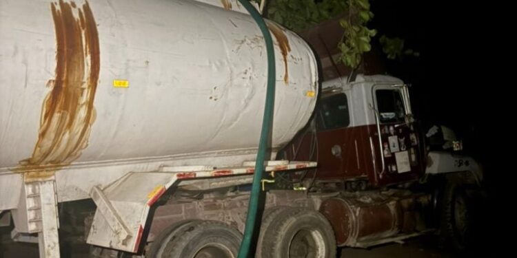 Nigerian army nab 15 suspects after foiling oil theft operation in.Lekki-Ibeju