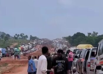 Anguish as terrible gridlock stops Salah travellers on Abuja to Kano highway
