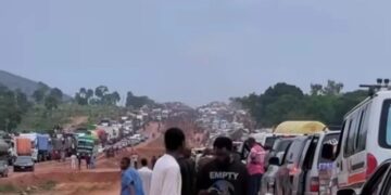 Anguish as terrible gridlock stops Salah travellers on Abuja to Kano highway