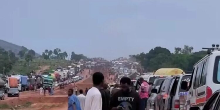 Anguish as terrible gridlock stops Salah travellers on Abuja to Kano highway