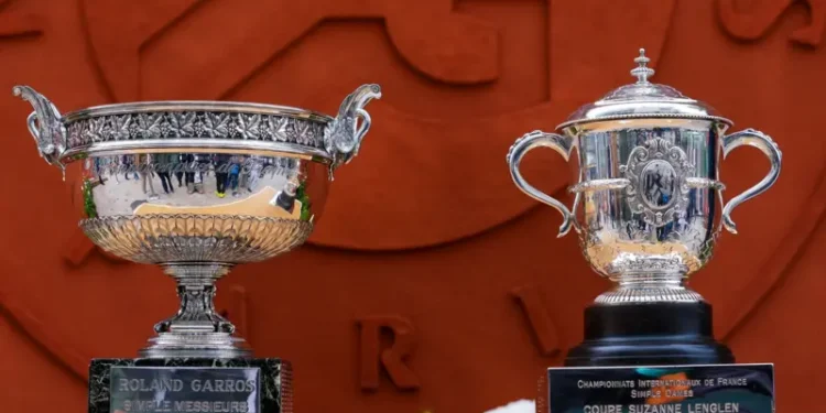 Tennis players to cut short French Open interviews in dispute over money