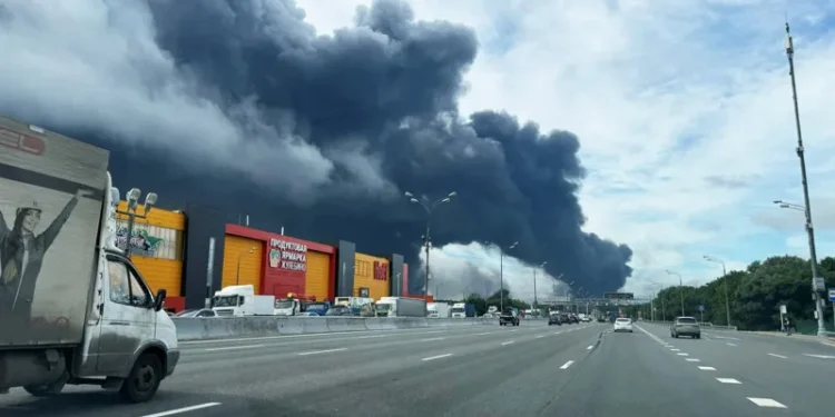 Residents of Moscow complain of black rain after largest Ukrainian attack hits oil refinery