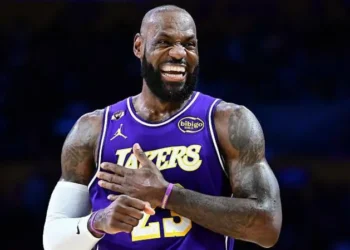 LeBron James to join 76ers