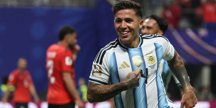 Argentina recover from two-goal deficit to beat Egypt in World Cup